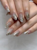 ピークアブー 銀座並木通り(PEEK-A-BOO) 個性派!大人綺麗なメタリックフラワーネイル