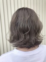 アルシュ(ARCHE)&nbsp;外ハネで涼しげボブのミルクティーカラー