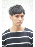 ナチュラルな動きが大人っぽい黒髪ベリーショート