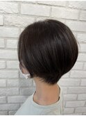 耳掛け×くびれショートボブ
