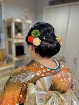 ベルトオブヴィーナス(Belt of venus) 華やか大きめ艶シニヨン