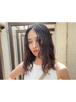 カーリーヘアで変えよう！！ダメージレスにこだわるnessオリジナルパーマでヘアにjuicy感をプラス！！