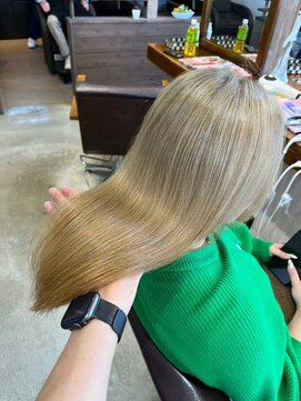 ラ メール ヘア デザイン(La mer HAIR DESIGN) グレージュ切りっぱなしボブ前髪ありミニボブミルクティベージュ