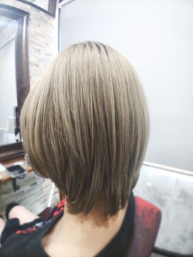 アトリエナガノ(atelier nagano) ニュアンスカラー/センターパート/ツヤ髪スタイル/ブルージュ