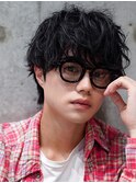メガネにも合う！ルーズな重めバングツイストスパイラル