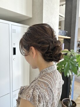 プリンプ トータルビューティ(PRIMP.total beauty) フワッと上品シニヨン　ヘアセット　ヘアアレンジ