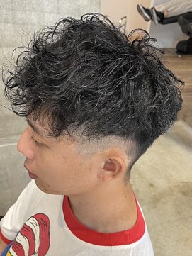 MEN’S HAIR/サーフカール/刈り上げセンターパート/守谷