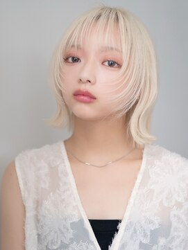 トリップバイ ニューヨークニューヨーク(Trip by NYNY) ハイトーン顔周りレイヤーボブ＆ホワイトブロンド