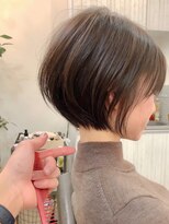 ビュー フクオカ(VIEW FUKUOKA)&nbsp;大人かわいい美髪ホワイトグレージュ ネビージュショートボブ