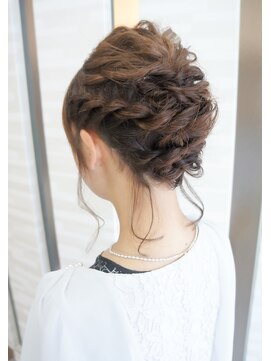 ムゥフ ヘアーアンドアイラッシュ(mouf hair&eyelash) ヘアアレンジ