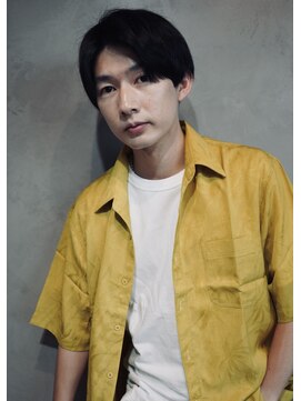 キュー(Cue_) ナチュラルストレートセンターパート