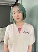 ミントグリーン×パツッとボブ
