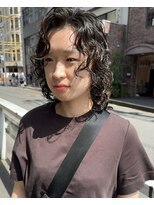 ヘン(hen)&nbsp;ミディアムウルフパーマ