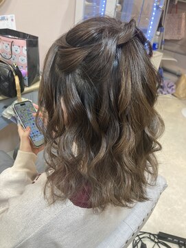 プーペ(pupe) 高めハーフアップ