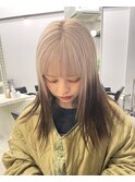 ルーツカラー・ハイブリーチ・ホワイトベージュ・ツートーンヘア