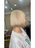 シルバーブロンド/ボブ