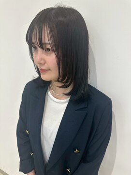 美容室ヒラトヤ 都南店 20代30代大人可愛いオリーブグレーストレートレイヤーカット