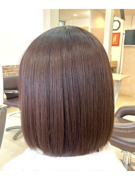 カットハウス はさみの部屋 あご下ボブ/縮毛矯正/ストレート/カシスベリーカラー/前髪あり