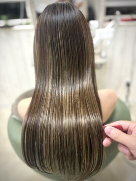 ルヴェール 北方店(LeVert) 髪質改善/広がりコントロール/ナチュラルストレート/ハイライト