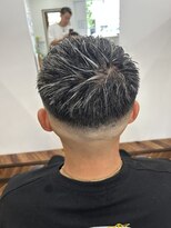 ヒカリ バイ イサミ 西川口(Hikari by ISAMI)&nbsp;波巻きツイストスパイラルフェザーパーマサーフカール〈理容室〉