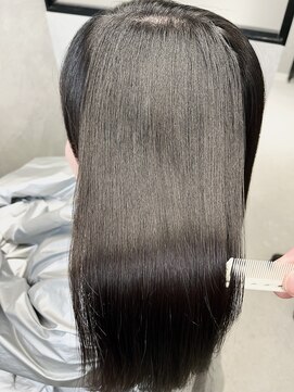 リノア 西梅田 福島(Linoa) 髪質改善と縮毛矯正で作るまとまり重視の上品ストレート