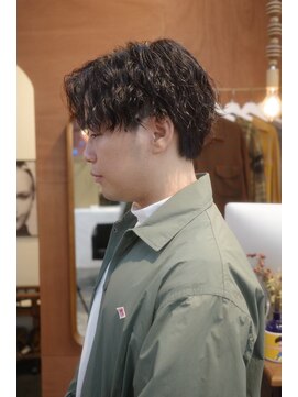 エディ(Edy) マッシュツイスパシャドウパーマメンズパーマ外国人風眉毛カット