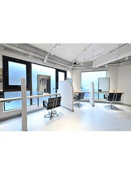 アーツ 町田(arts)の写真/２３年１２月にリニューアル☆半個室になったことでプライベート空間が守られ、ゆったりとした店内が◎