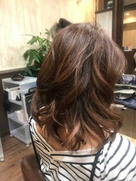 美容室 スタンド(Stand) 遊び心のあるオトナミディ