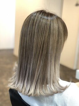 アリア トータルビューティー(Aria total beauty) ナチュラルバレイヤージュ