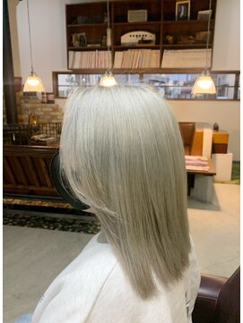 サロン クラッチ クリエイティブ コンセプト(salon CLUTCH creative concept) silver white