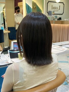 ロンドプランタン 恵比寿(Lond Printemps) 大人かわいいぱつっと切りっぱなし耳かけ外はねボブ