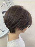 グレーベージュ