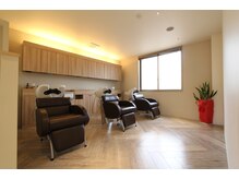 癒やしのヘッドスパ、こだわりのヘアケアメニューでお悩みを改善