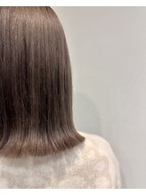 色落ちまでかわいい。艶と透明感の新体験を。『ハロウ』で髪に優しくダメージレスカラーで上品な髪へ