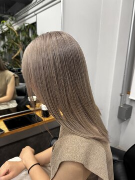 レブ 四条烏丸(Reb,) ハイトーンベージュ