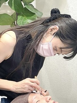 ハレ ヘアサロン(Hale hair salon) Hale刈り上げセンターパートフェザーパーマニュアンスパーマ原宿