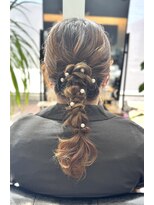 コティ(Kotii)&nbsp;編みおろしへアレンジ♪