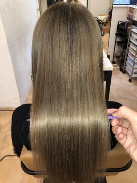 アコンプリッシュ 代官山 恵比寿(accomplish) プラチナミネコラ