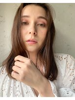 イコ(iko)&nbsp;ベージュ。波ウェーブ。ロブ。３