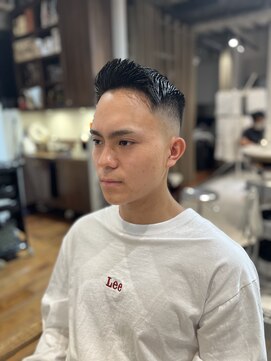 リバレッジ 広尾(Leverage) かき上げスキンフェード