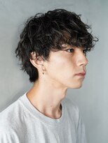 スパイラルパーマ×マッシュスタイルでおしゃれな雰囲気に◎