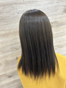 ヴィータアレグリア(Vita Alegria) オリーブカラー セミロング