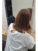 ミディアムボブ×シナモンベージュ