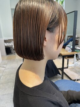 リディー(Lidee) 肩上すっきり耳掛けボブ