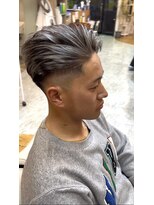 マキシム ナカイ(MAXIM NAKAI)&nbsp;シルバーカラーメンズシルバーカラーハイライトスキンフェード