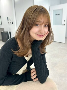 ユーフォリア 新宿通り(Euphoria) シアーカラー セミディ 似合わせカット くびレイヤー カール