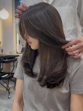 ウェイズトウキョウ 新宿店(Ways TOKYO) ミディアムレイヤー くびれヘア グレージュ