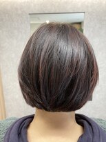 アクシス ファニー(AXIS ファニー)&nbsp;前下がりに段が入ったまるみのある水平ボブ