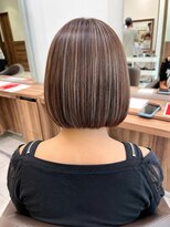 アッシュ 豊田店(Ash) 切りっぱなしボブ/ハイライトカラー/イルミナカラー