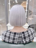 デイズ(days) ホワイトグレージュ透明感カラーボブ